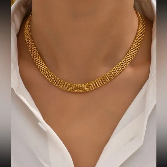 Paris Flat Gold Necklace